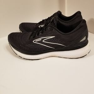 Brooks womens running shoe